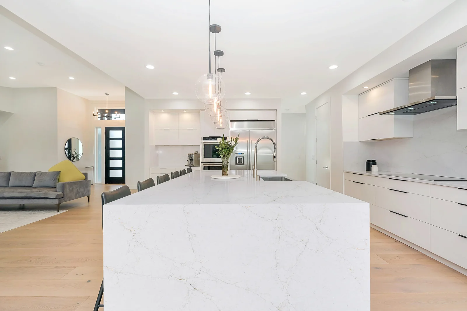 Antello Hanstone Quartz installed — project photo 3