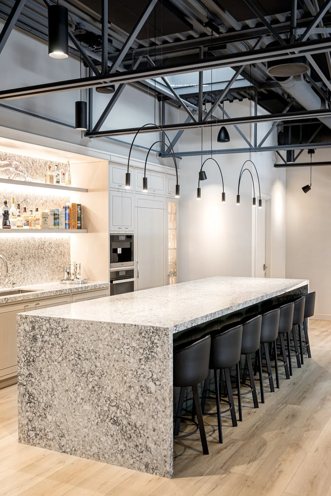 Aura Hanstone Quartz installed — project photo 1