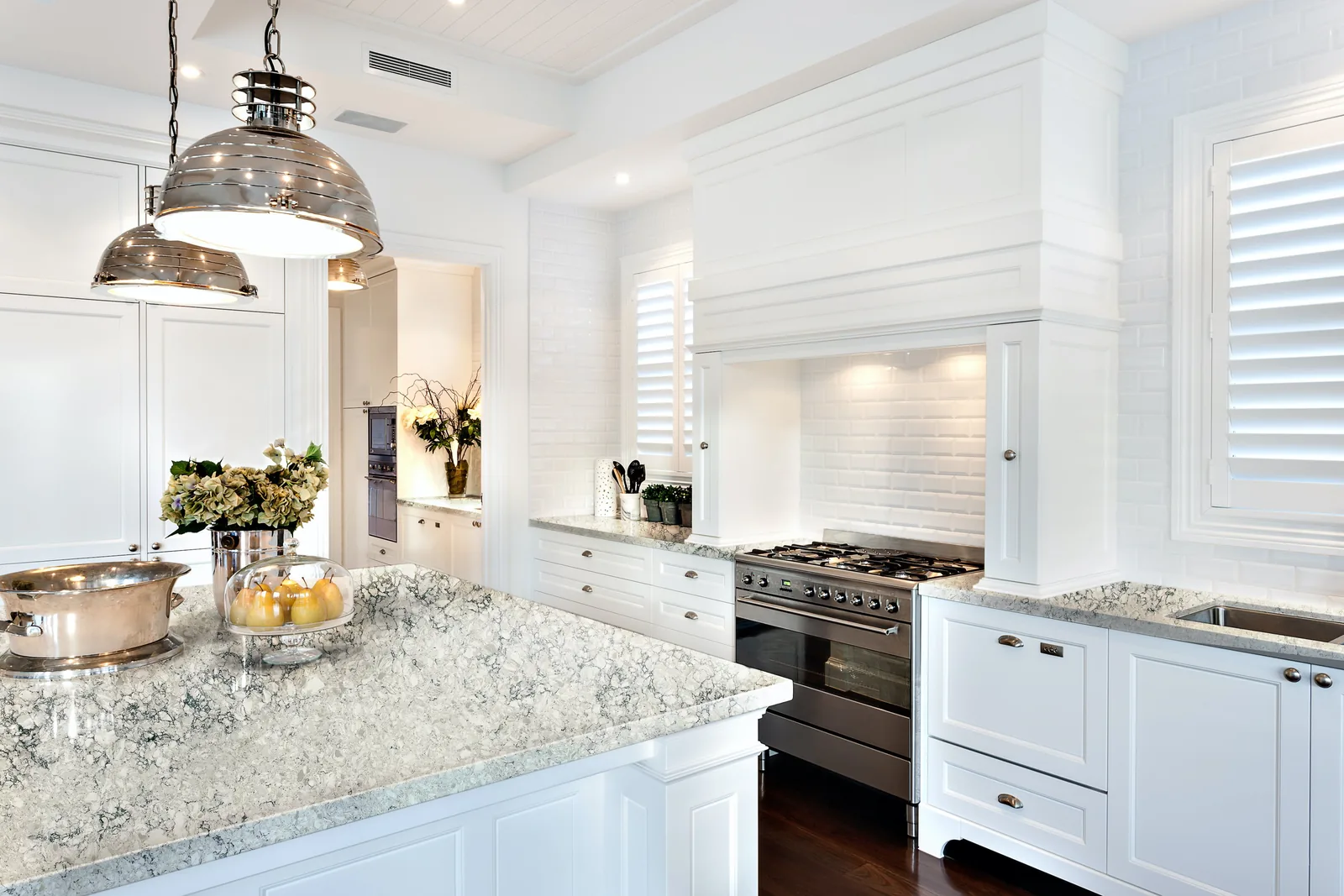 Aura Hanstone Quartz installed — project photo 3