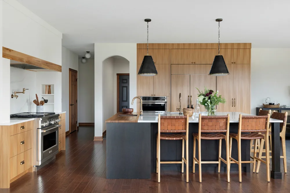 Calacatta Gold Hanstone Quartz installed — project photo 1