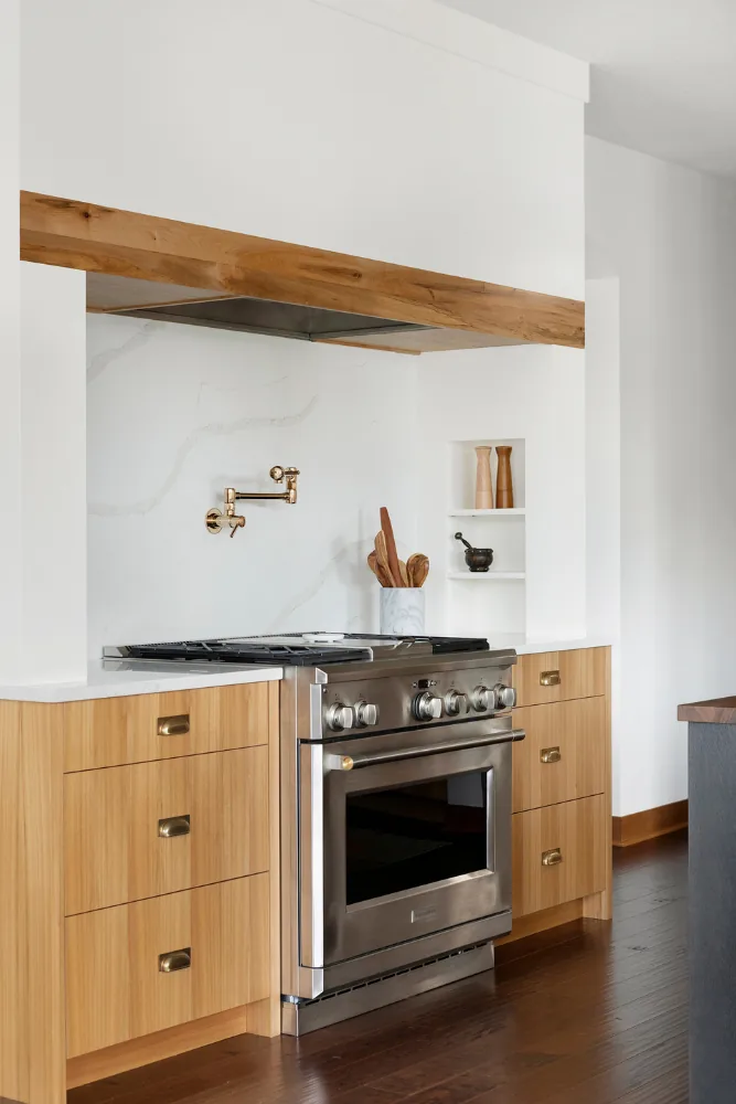 Calacatta Gold Hanstone Quartz installed — project photo 2