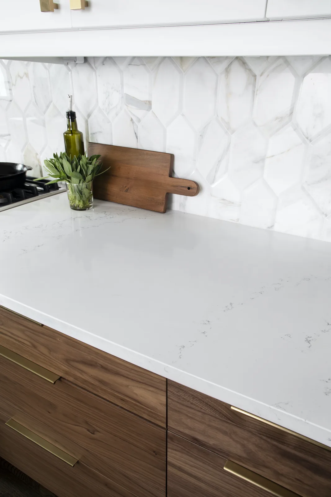 Chantilly Hanstone Quartz installed — project photo 8