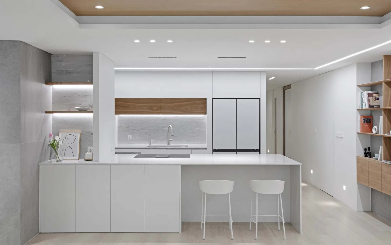 Le Blanc Hanstone Quartz installed — project photo 2