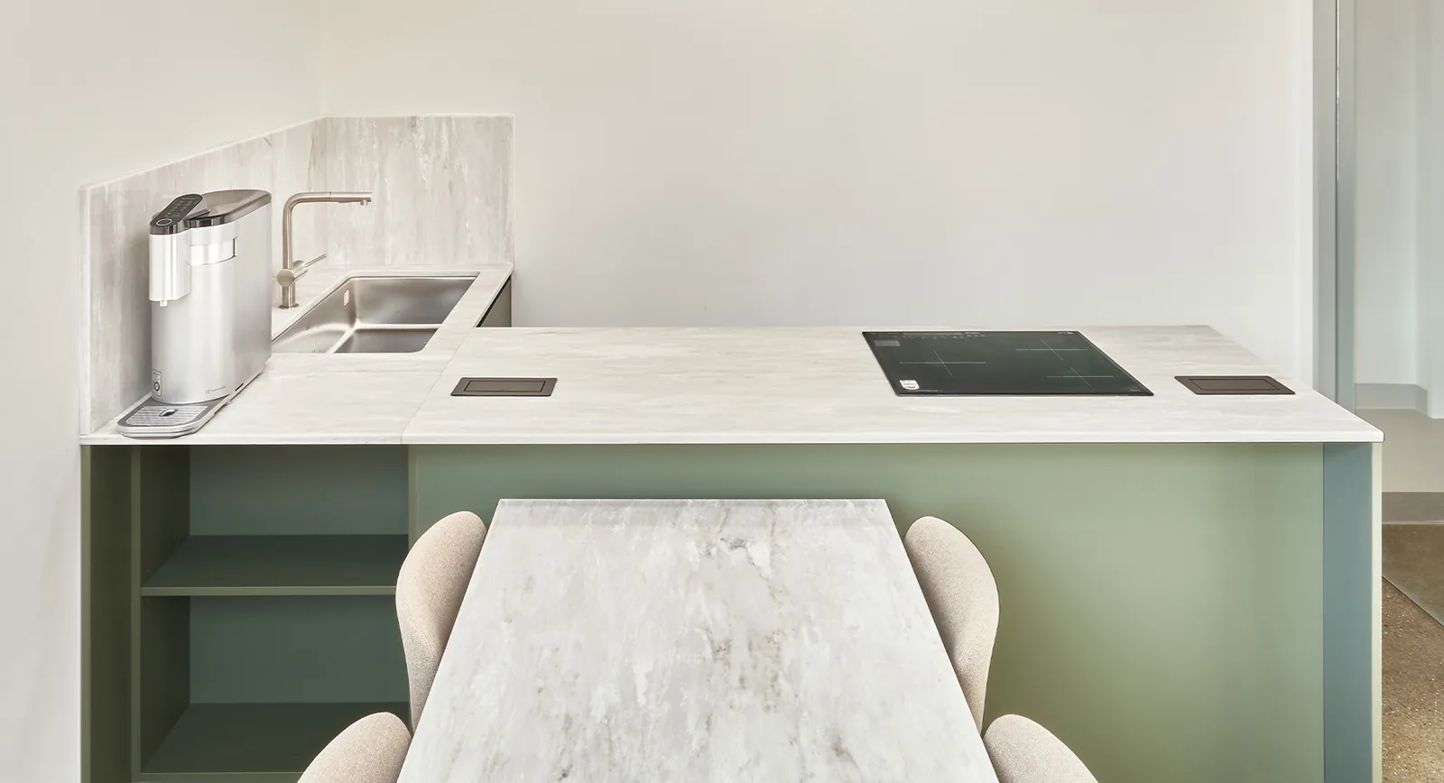 Le Blanc Hanstone Quartz installed — project photo 7
