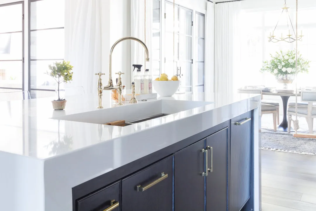 Royale Blanc Hanstone Quartz installed — project photo 2