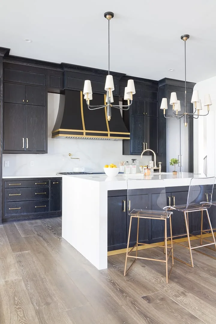 Royale Blanc Hanstone Quartz installed — project photo 3