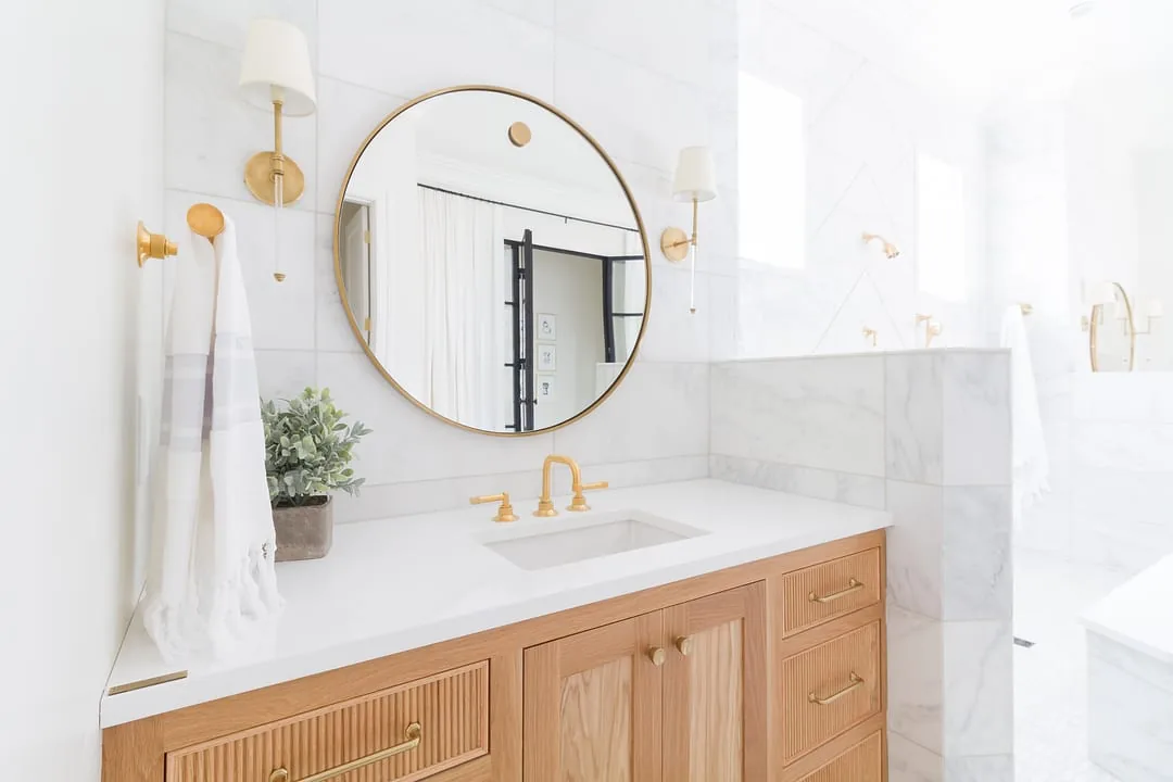 Royale Blanc Hanstone Quartz installed — project photo 5