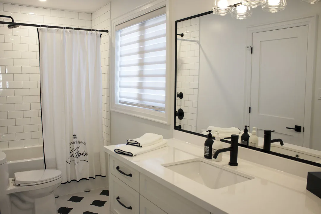 Royale Blanc Hanstone Quartz installed — project photo 8