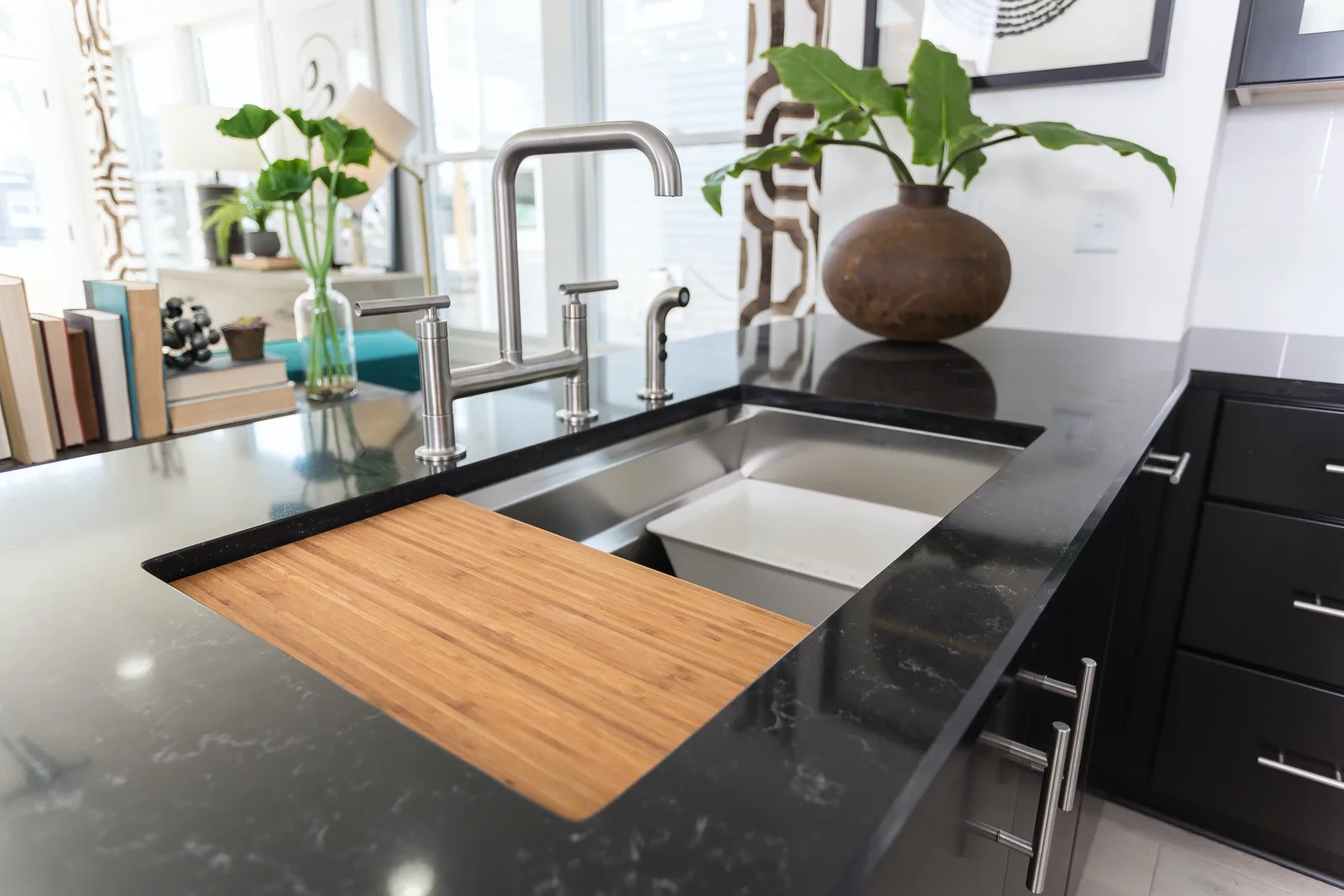 Silhouette Hanstone Quartz installed — project photo 6
