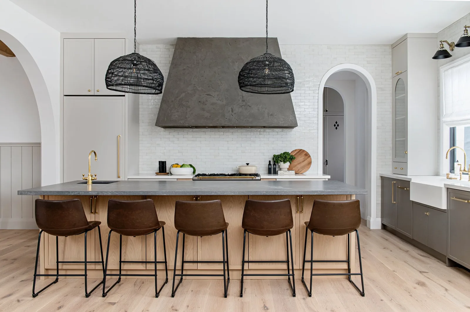 Storm Hanstone Quartz installed — project photo 2