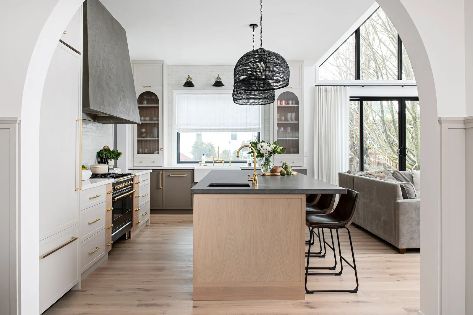 Storm Hanstone Quartz installed — project photo 5
