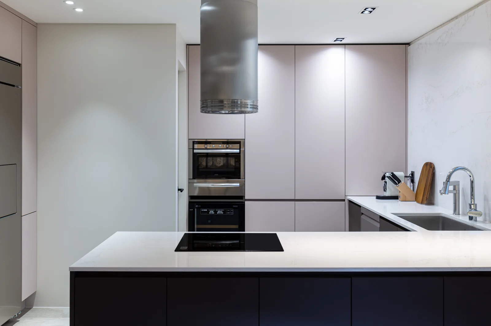 Strato Hanstone Quartz installed — project photo 2