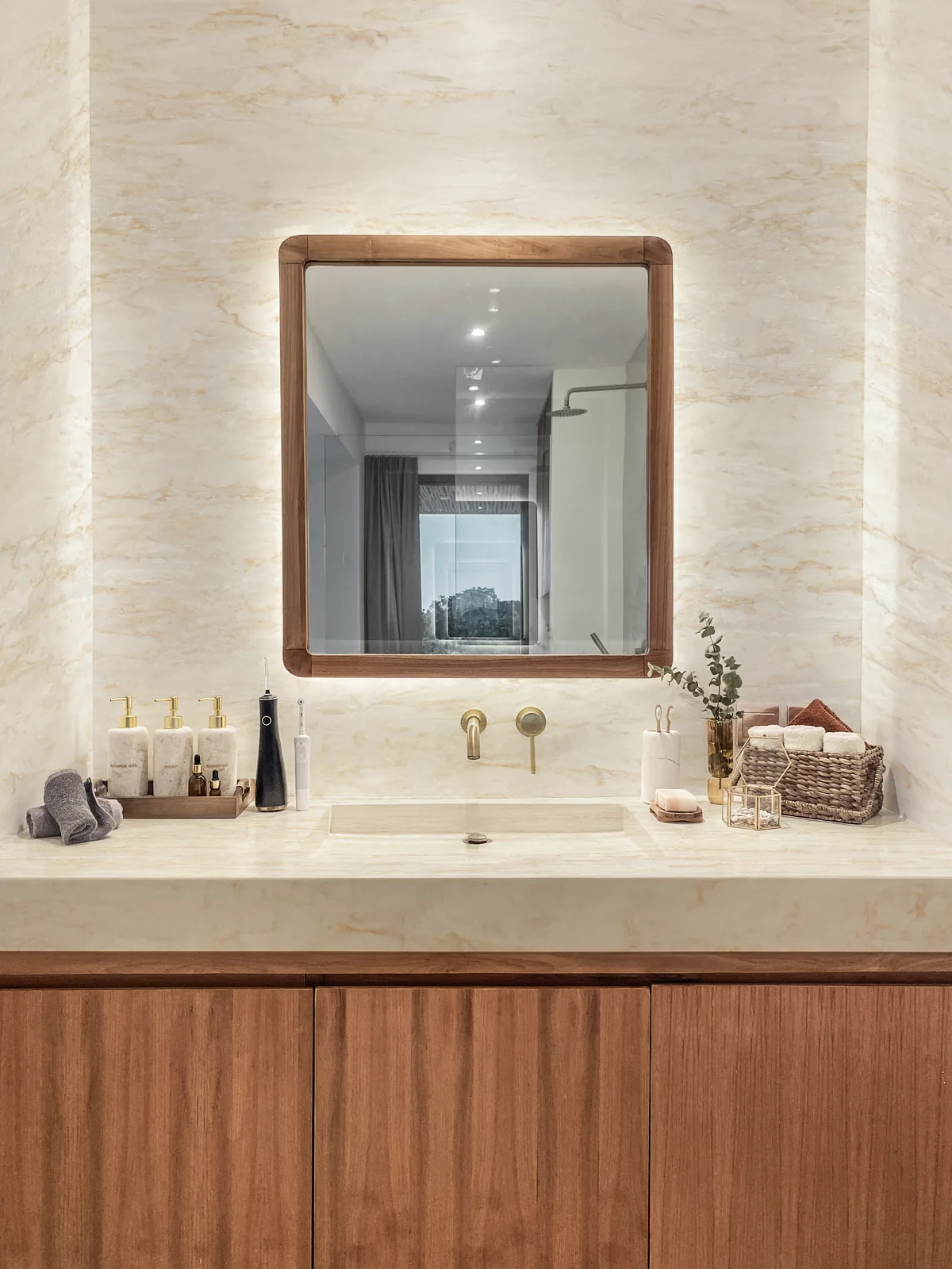 Tahitian Cream Hanstone Quartz installed — project photo 7