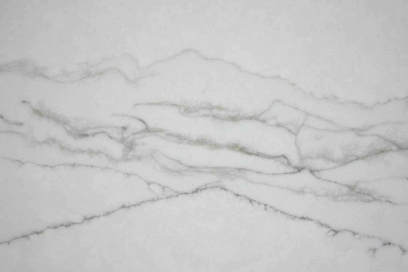 Bella Lincoln Lucciare Quartz installed — project photo 2