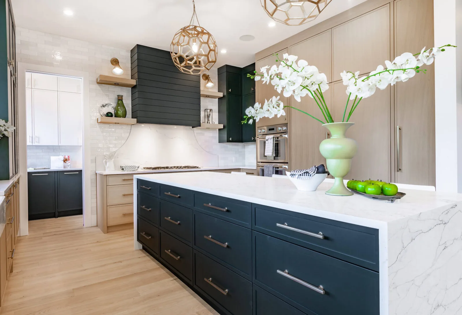 Blanco Crystol Lucciare Quartz installed — project photo 3
