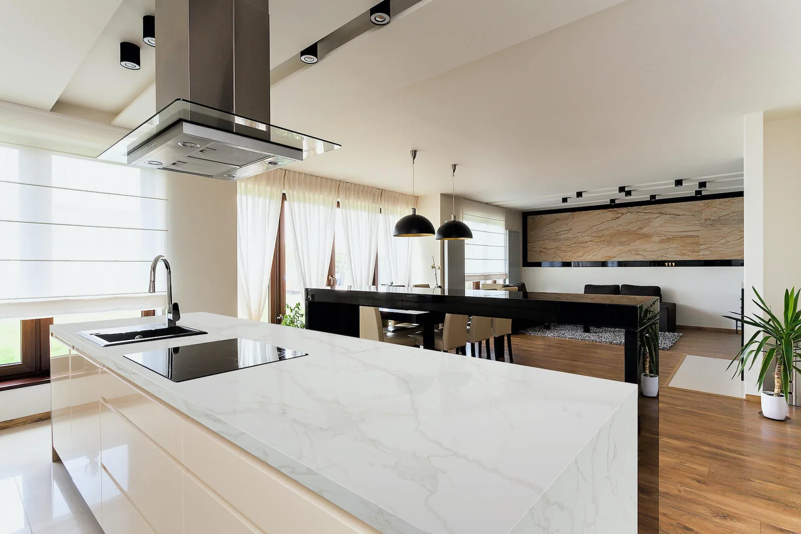Calacatta Antique Lucciare Quartz installed — project photo 2