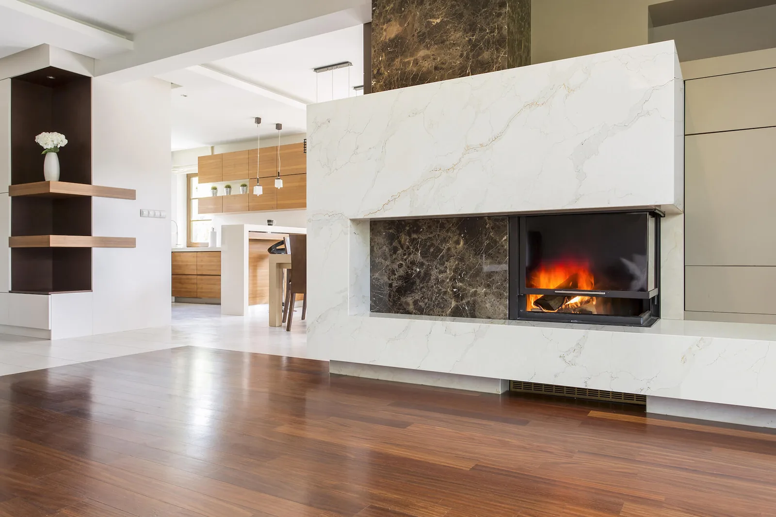 Calacatta Gold Lucciare Quartz installed — project photo 3