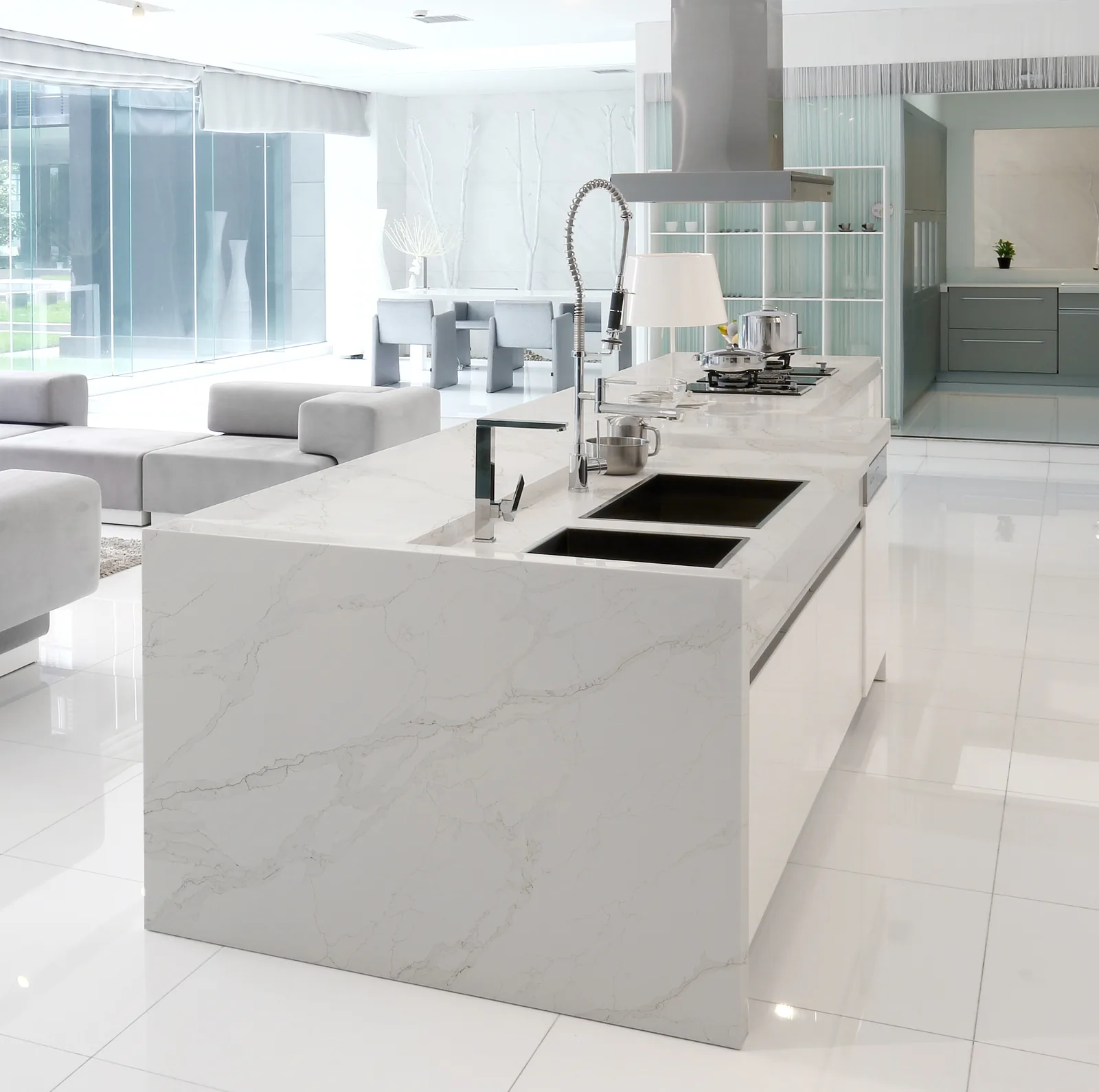 Calacatta Gold Lucciare Quartz installed — project photo 6