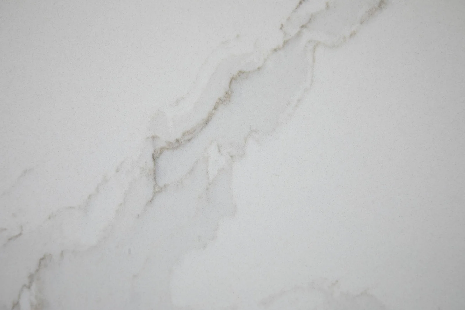 Calacatta Unique Lucciare Quartz installed — project photo 3
