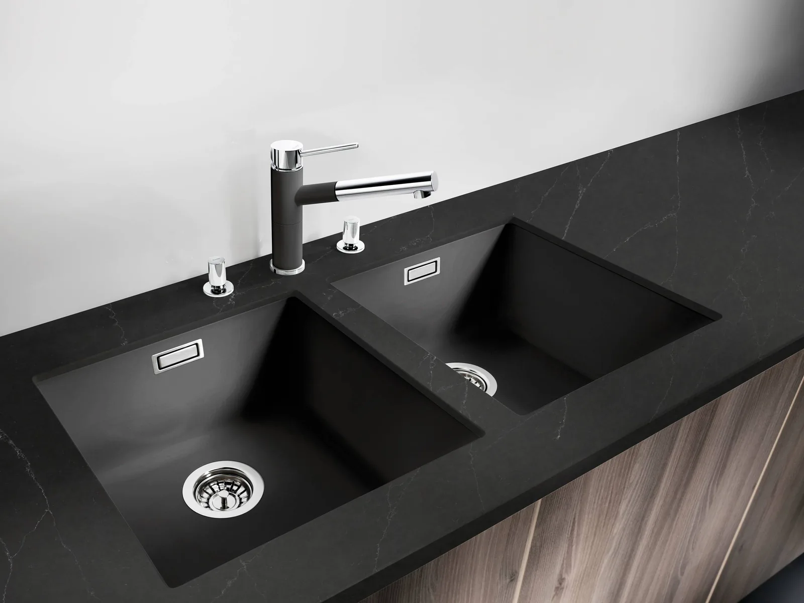 Castillo Gray Lucciare Quartz installed — project photo 4