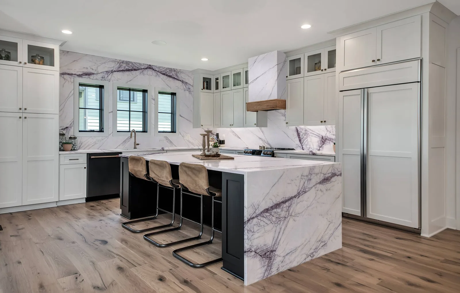 Lilac Lucciare Quartz installed — project photo 5