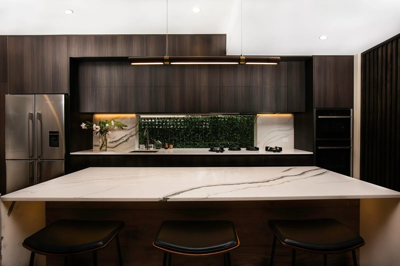 Mondria Kumair Lucciare Quartz installed — project photo 3