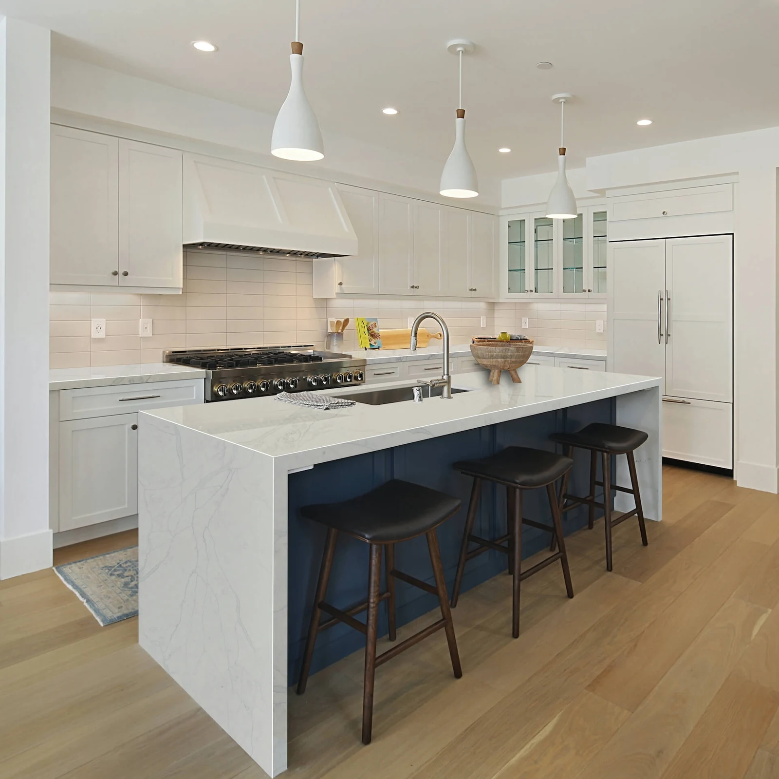 Mystery White Lucciare Quartz installed — project photo 3