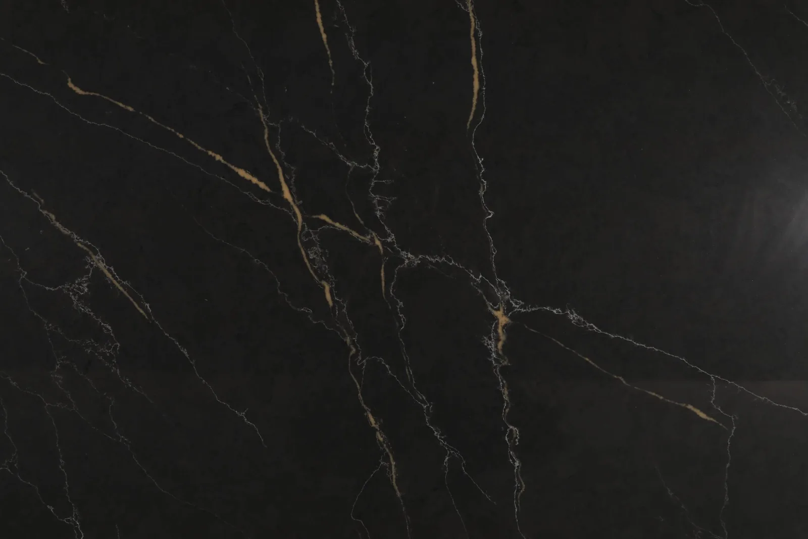 Saint Laurent Gold Lucciare Quartz installed — project photo 3