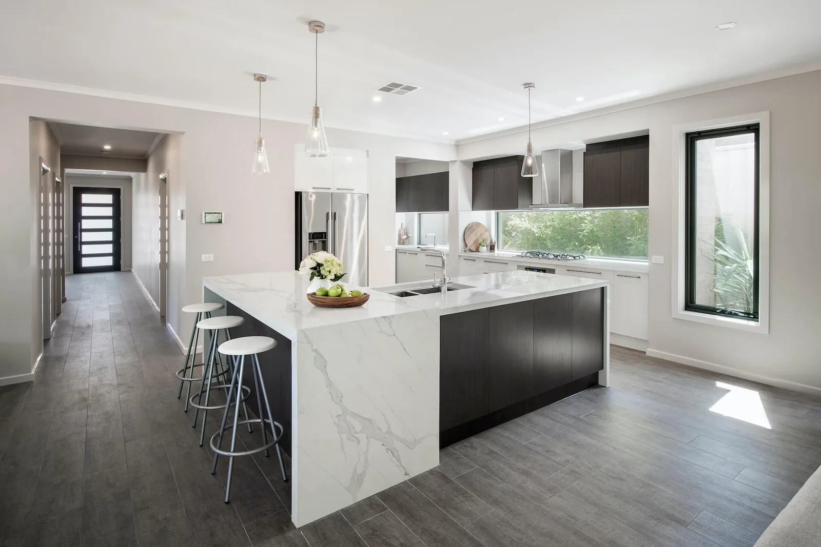 Statuario Dior Lucciare Quartz installed — project photo 4